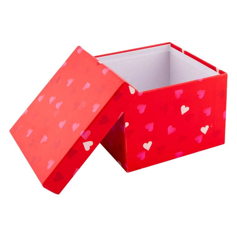 533961-VALENTINES-SQUARE-GIFT-BOX-RED-v3.jpg