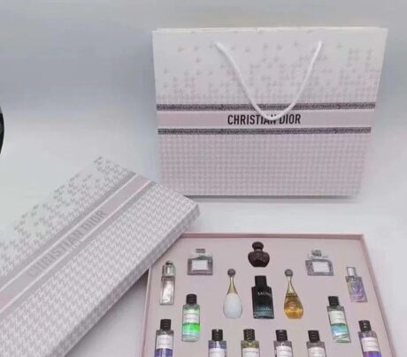 Christian Dior 16 Pc Mini Perfume Gift Set